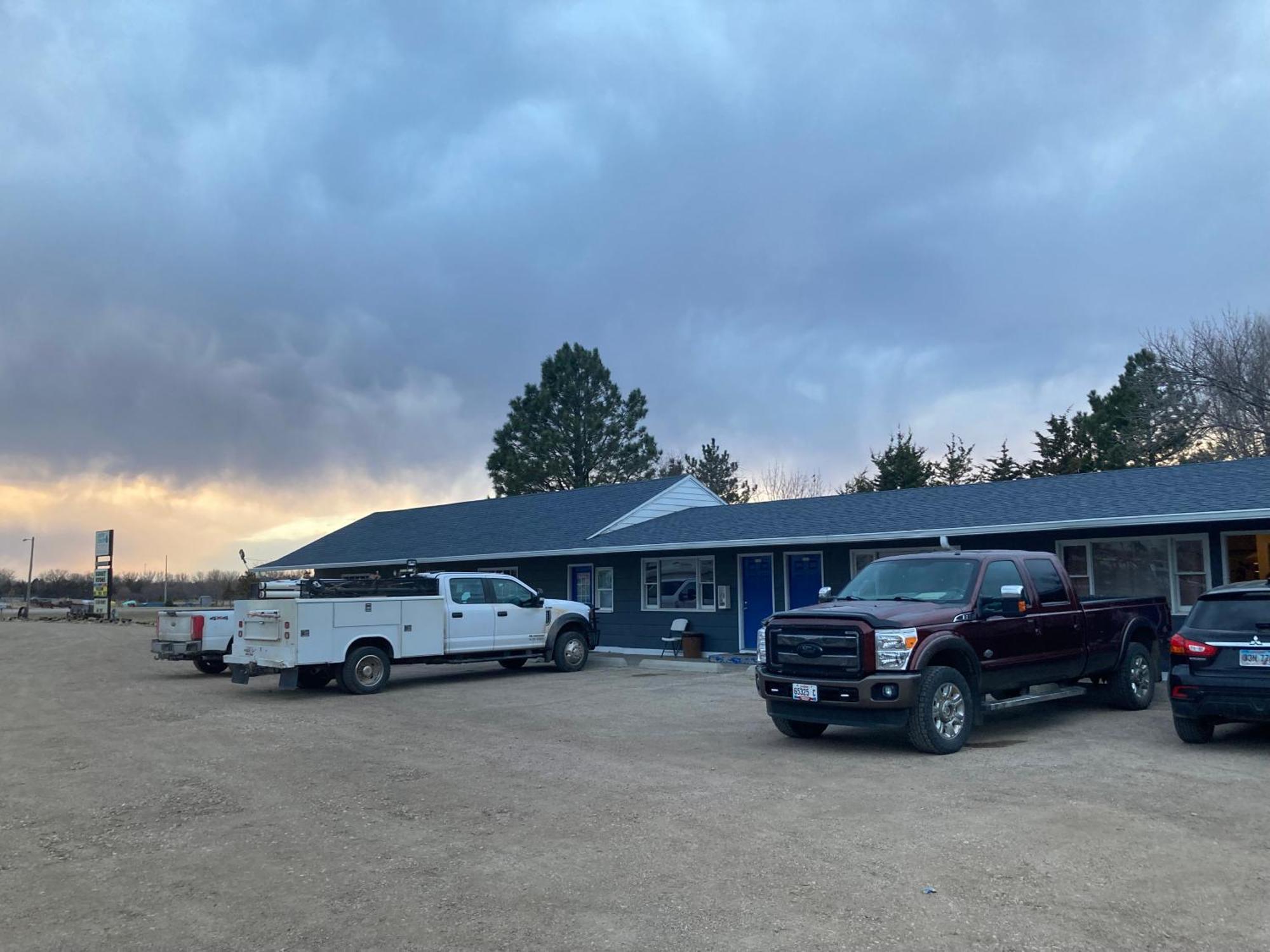 Dew Drop Inn Motel By Oyo Miller Sd Экстерьер фото